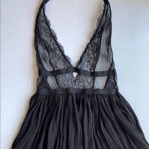 Victoria’s Secret Black Lace Pleated Babydoll Slip